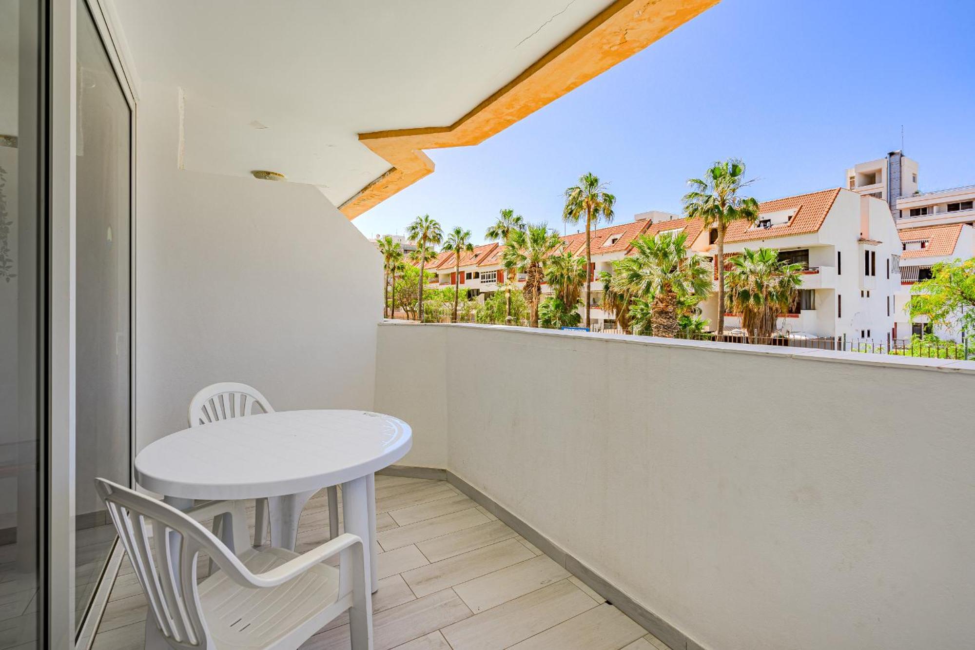 Un Dormitorio En Playa De Las Americas Costa Adeje Dış mekan fotoğraf