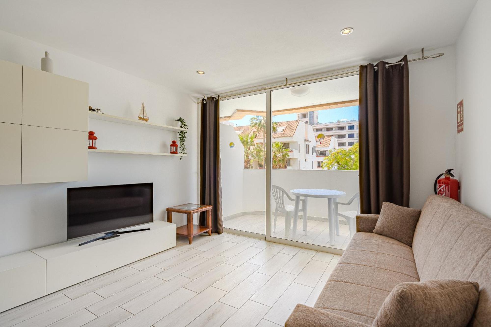 Un Dormitorio En Playa De Las Americas Costa Adeje Dış mekan fotoğraf
