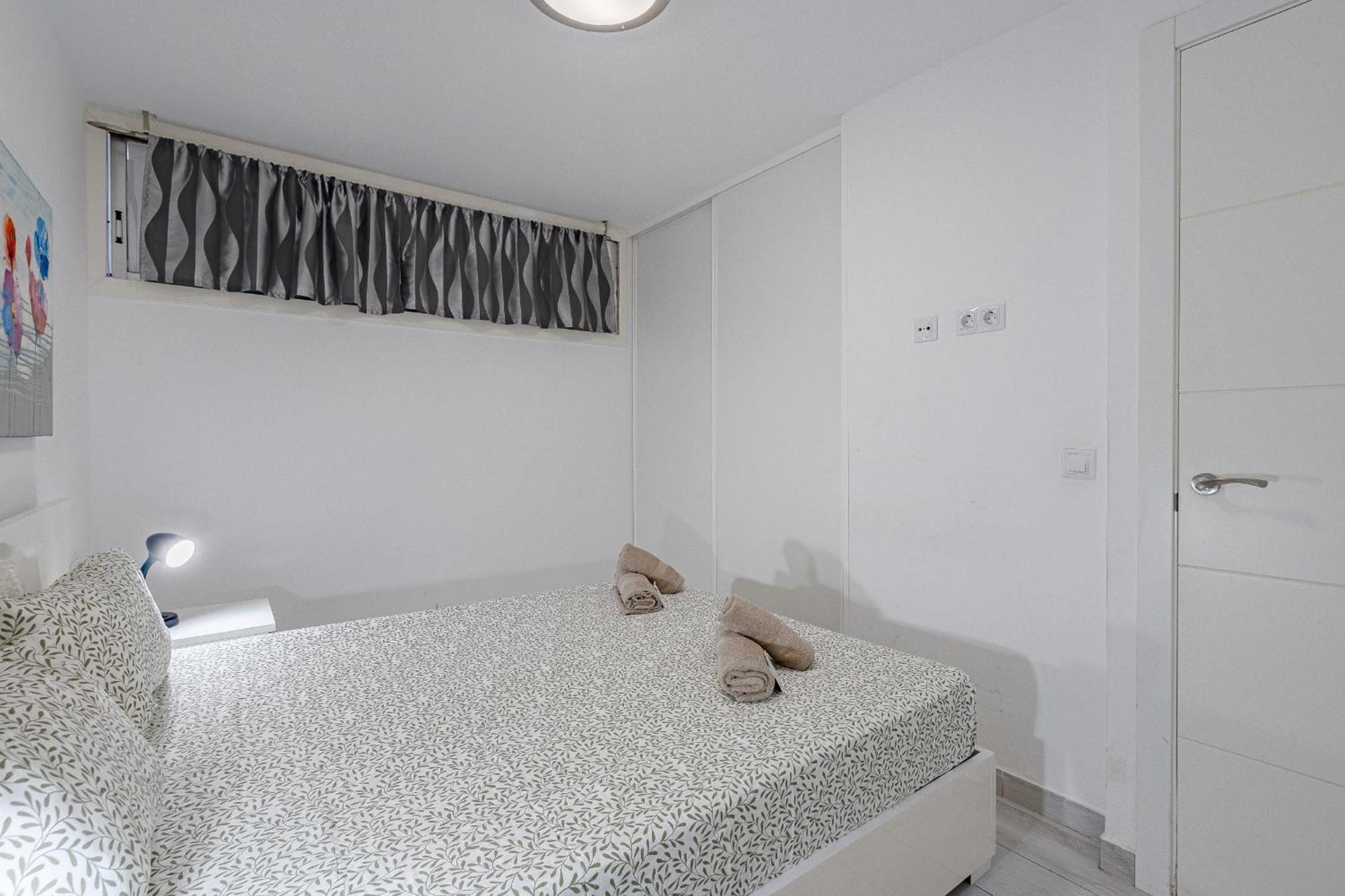 Un Dormitorio En Playa De Las Americas Costa Adeje Dış mekan fotoğraf