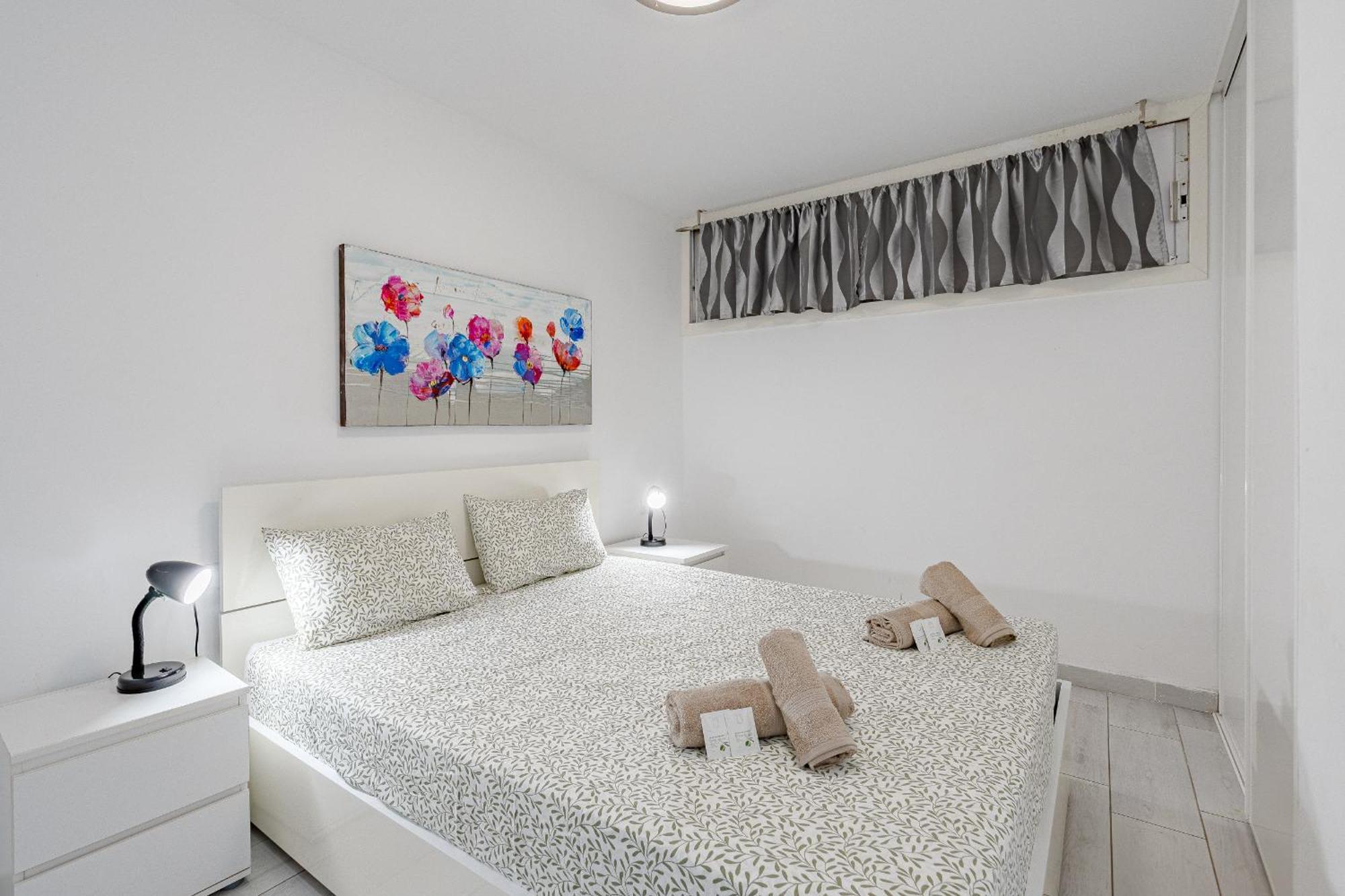 Un Dormitorio En Playa De Las Americas Costa Adeje Dış mekan fotoğraf