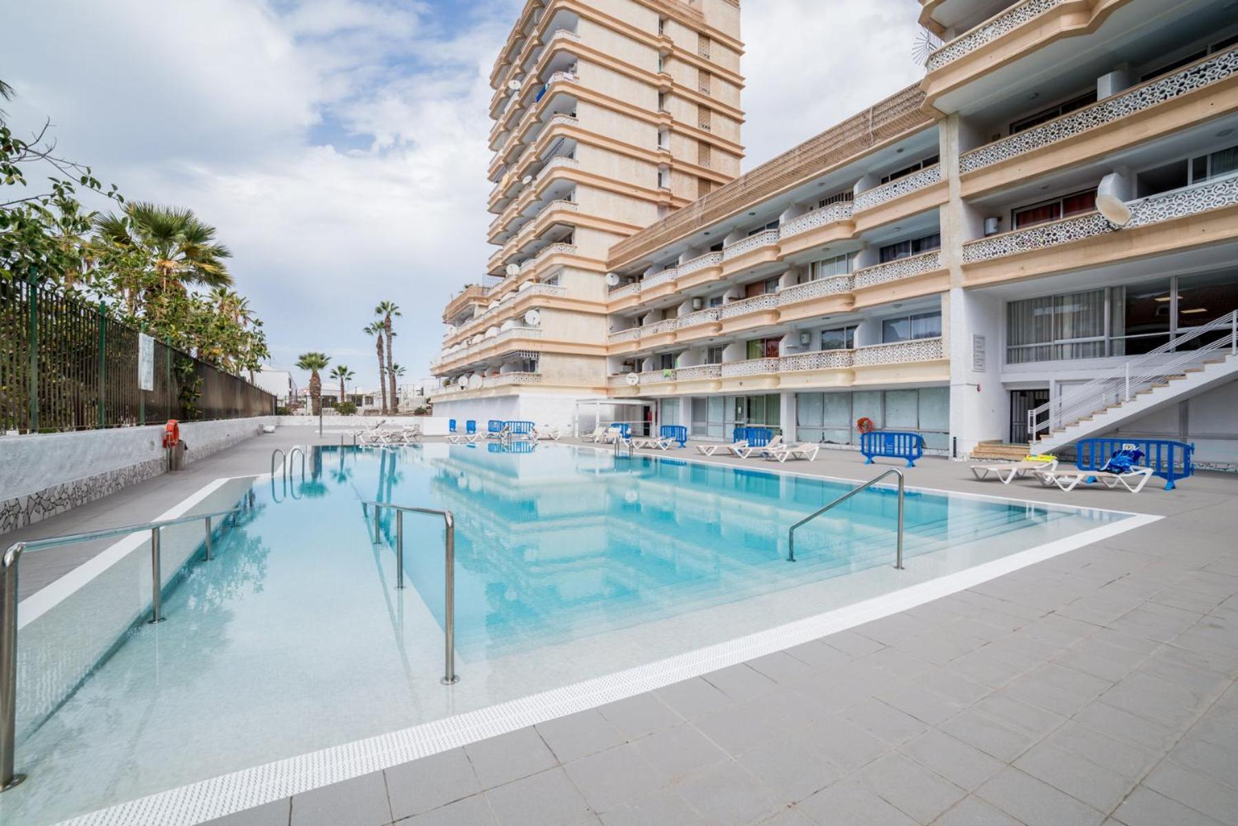 Un Dormitorio En Playa De Las Americas Costa Adeje Dış mekan fotoğraf