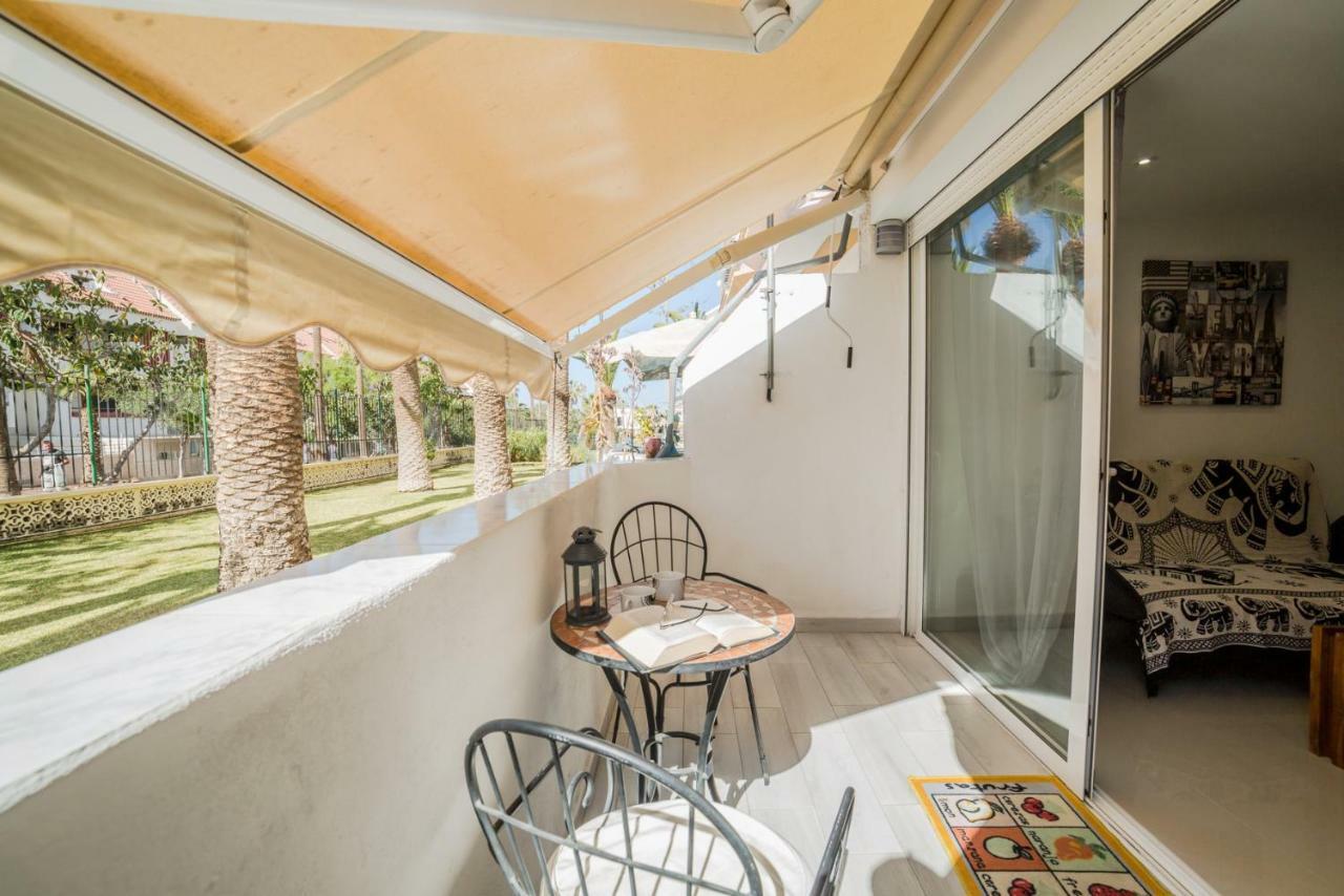 Un Dormitorio En Playa De Las Americas Costa Adeje Dış mekan fotoğraf